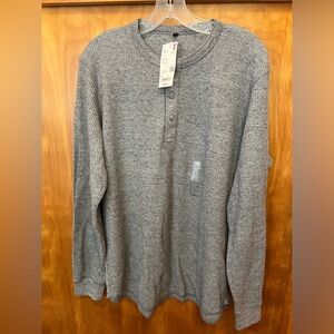 Uniqlo NWT thermal gray shirt size: Large